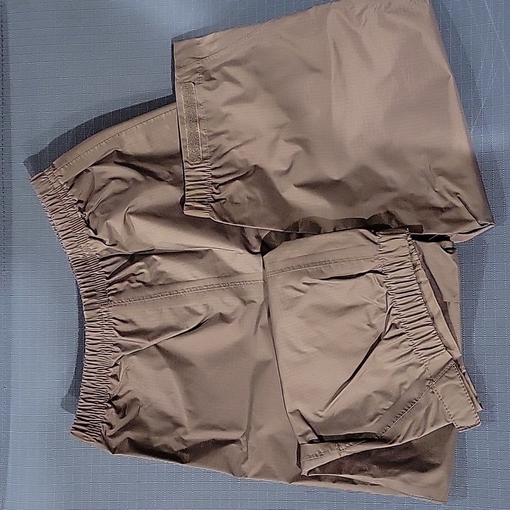 LL Bean Kids Waterproof pants, Size 5/6, grey silver, boy girl